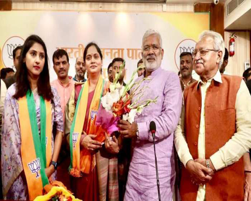 MLA Aditi Singh and Vandana Singh join BJP: विधायक अदिति सिंह और वंदना सिंह भाजपा में शामिल