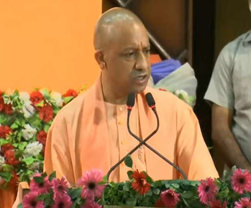 CM Yogi at Noida Airport Inauguration: जेवर इंटरनेशनल एयरपोर्ट के शिलान्यास पर सीएम योगी ने अखिलेश यादव पर कसा तंज, बोले- गन्ने की मिठास फैलानी है या जिन्ना की नफरत