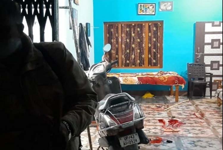 Parents and Two Daughters were cut with the Sword : माता-पिता व दो बेटियों को तलवार से काट डाला, घर में घुसकर दिया वारदात को अंजाम