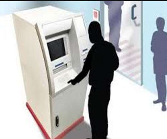 Withdraw Money from Account by Changing ATM Card in Aligarh : पीड़ित के पास बैंक से मैसेज भी नहीं आया, जांच में जुटी पुलिस