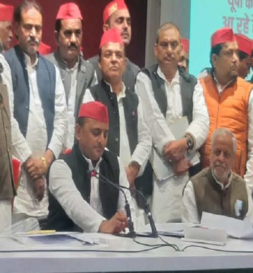 Akhilesh Yadav Said : अखिलेश यादव बोले सपा विकास में करती है विश्वास