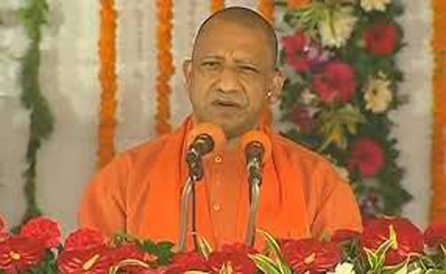 CM Yogi Attacked SP In Rae Bareli :  रायबरेली में सीएम योगी सपा पर बोला हमला, सपा सरकार में चाचा और भतीजे की गैंग करती थी वसूली