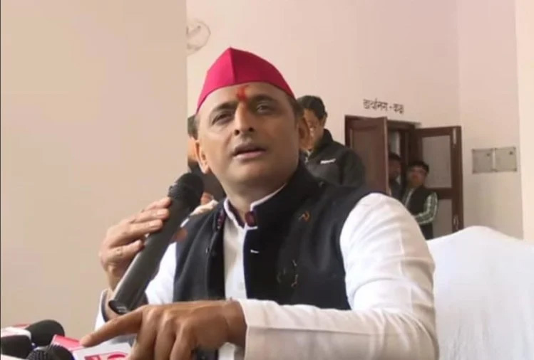 Akhilesh’s Corona Report Negative : अखिलेश की कोरोना रिपोर्ट निगेटिव, पत्नी डिंपल और एक बेटी संक्रमित