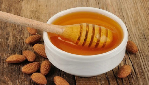 Benefits of Eating Honey and Almonds शहद और बादाम मिलाकर खाने के फायदे