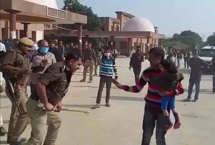 Daroga Suspend in Kanpur : गिड़गिड़ाते पिता पर बरसाई थी लाठियां, अब सस्पेंड हो गया आरोपी दरोगा