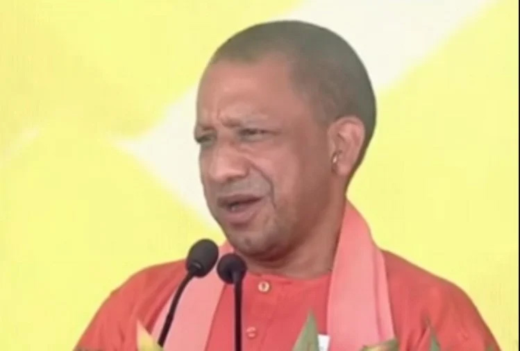 CM Yogi will come to Varanasi Today : आज वाराणसी आएंगे सीएम योगी, पीएम के आगमन की करेंगे समीक्षा