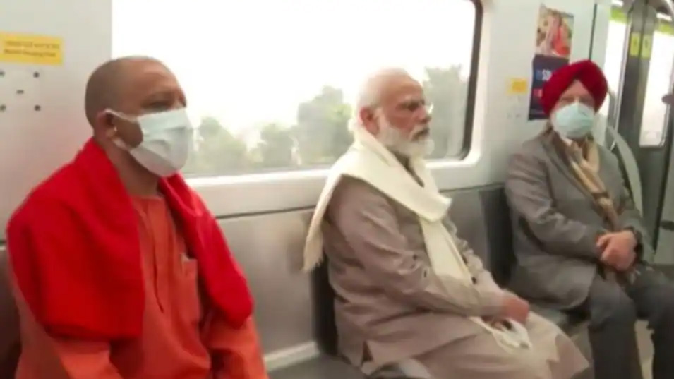 Modi becomes the first passenger of Metro : मोदी बने कानपुर मेट्रो के पहले यात्री, आईआईटी से गीतानगर तक की यात्रा