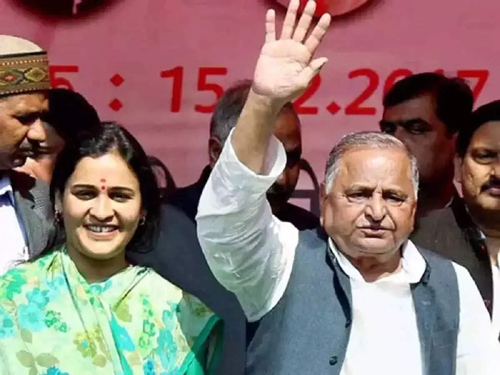 Uncle Shivpal Singh Yadav gave advice to Aparna Yadav : चाचा शिवपाल सिंह यादव ने मुलायम सिंह की छोटी बहू अपर्णा यादव को दी नसीहत, सपा में रह कर साइकिल के लिए काम करों