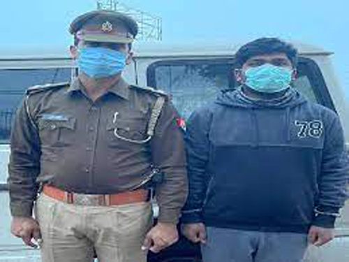 Accused Aarrested For Cheating: नौकरी दिलाने के नाम पर ठगी करने वाले आरोपी को पुलिस ने किया गिरफ्तार, 1 करोड़ रुपए की कर चुका है ठगी