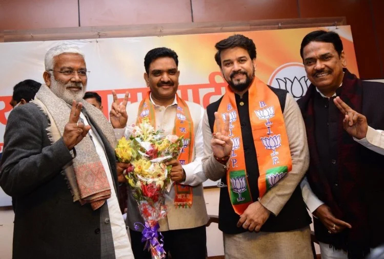 Aseem Arun Joins BJP : भाजपा में शामिल हुए पूर्व आईपीएस असीम अरुण, केंद्रीय मंत्री अनुराग ठाकुर ने दिलाई सदस्यता