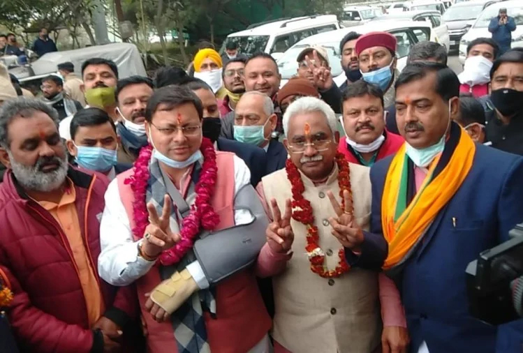 Madan Kaushik Filled Nomination : मदन कौशिक ने भरा नामांकन पत्र, सीएम पुष्कर सिंह धामी भी रहे मौजूद