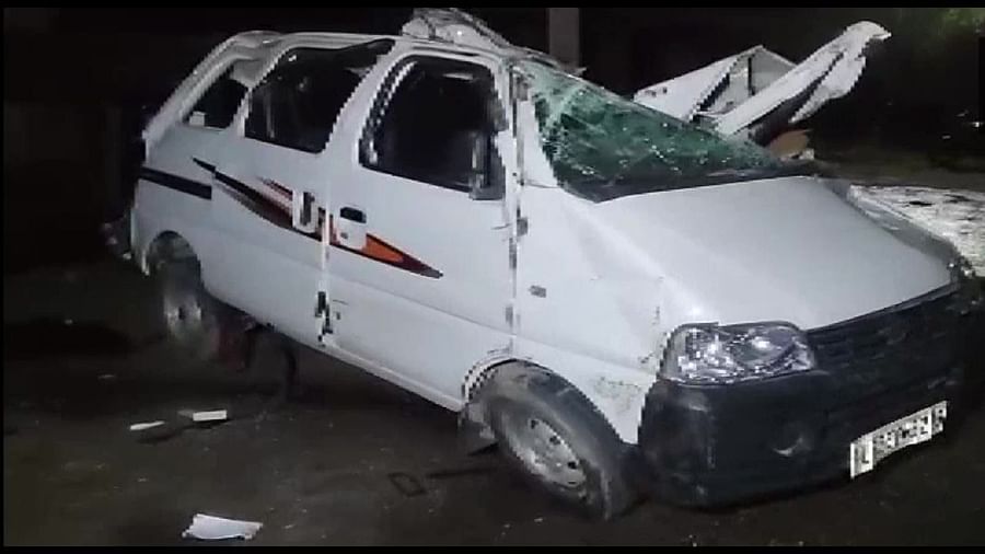 Five Killed in Road Accident : हादसे में पांच लोगों की मौत, कार पलटने से हुई दुर्घटना