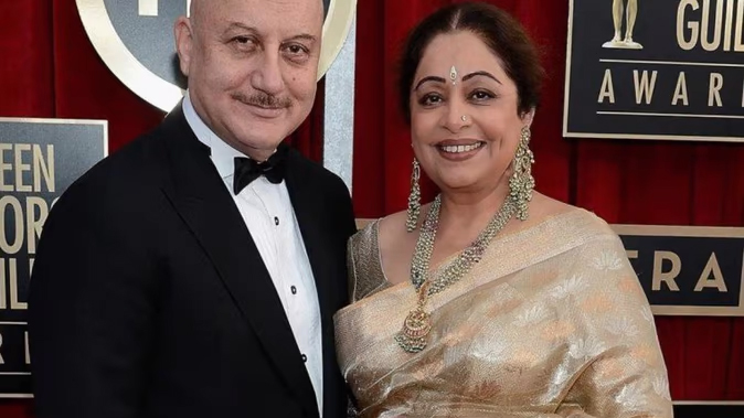 HBD Anupam Kher Love Story of Kiran and Anupam : अनुपम खेर की अनूठी लव स्टोरी, जाने कैसे किरण पर आया था दिल