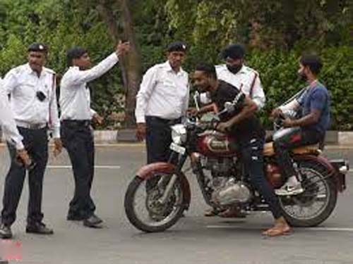 Death due to Bike climbing on the Inspector doing Vehicle Checking : वाहन चेकिंग कर रहे दारोगा पर बाइक चढ़ने से मौत