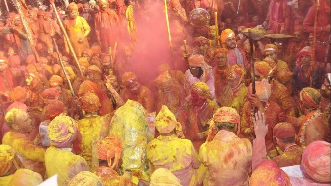 Lathmar Holi 2022 Preparation in Nandgaon : इस प्रकार नंदगांव हो रहा होली को तैयार, टेसू के फूलों से सराबोर होंगे हुरियार