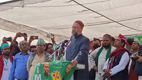 Owaisi Took a Dig at Mizarpur Public Meeting : हिजाब मुद्दे पर गूंगे हो जाते अखिलेश यादव