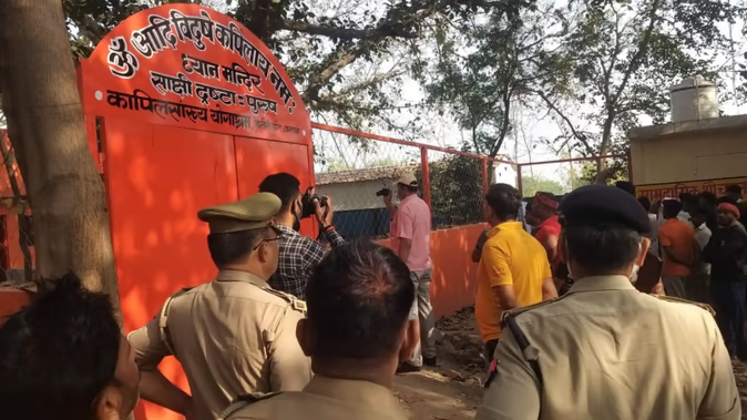 Murder of Elderly Living in Hut for Years : कुटिया में वर्षों से रह रहे बुजुर्ग की हत्या, जांच में जुटी पुलिस, लोगों से पूछताछ जारी