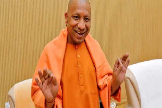 Yogi himself called Mulayam, Akhilesh and Mayawati : योगी ने मुलायम, अखिलेश व मायावती को खुद किया फोन, शपथ ग्रहण में आने का दिया निमंत्रण