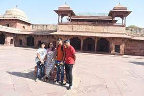 Coach Rahul Dravid offered Chadar at the Dargah of Sheikh Salim Chishti : कोच राहुल द्रविड़ ने शेख सलीम चिश्ती की दरगाह पर चढ़ाई चादर