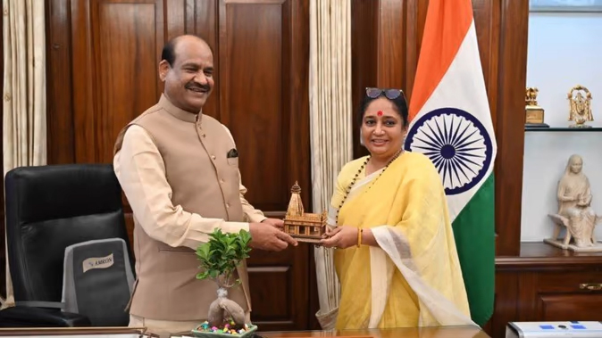 Ritu Khanduri Met Lok Sabha Speaker Om Birla : लोकसभा अध्यक्ष ओम बिरला से मिलीं रितु खंडूरी, सीपीए की बैठक में होंगी शामिल