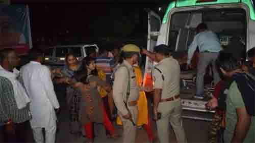 Road Accident in Mainpuri : ट्रक की टक्कर से ट्रैक्टर ट्रॉली पलटने से दो श्रद्धालुओं की मौत, 20 घायल