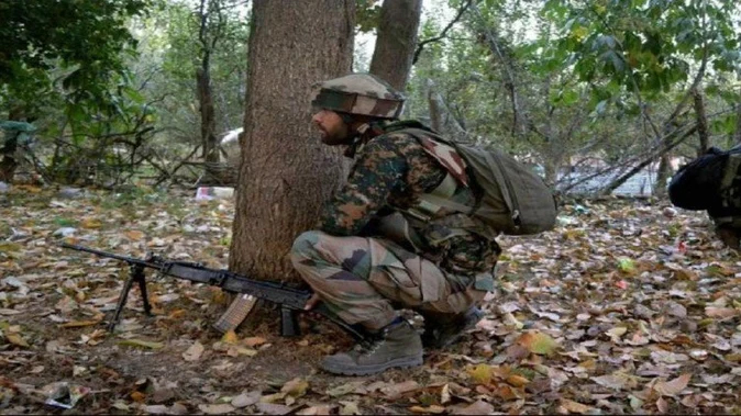 घाटी में सुरक्षाबलों ने चार आतंकियों को किया ढेर, भारी मात्रा में गोला-बारूद व दो एके-47 बरामद