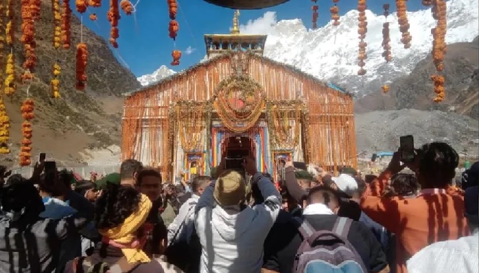 Yamunotri Dham: केदारनाथ और यमुनोत्री धाम के कपाट आज से बंद, देखें तस्वीरें