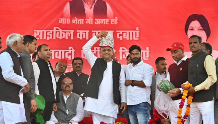 Mainpuri By Election: योगी पर अखिलेश का हमला, बोले- फिजिक्स पढ़ी नहीं, पेंडुलम की बात करते हैं