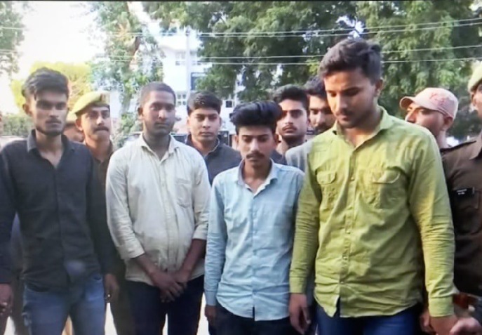 Prayagraj Robbery: फाफामऊ में हुई डकैती, कर्ज चुकाने के लिए की थी डकैती