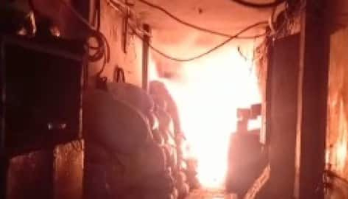 Kanpur Fire: कानपुर की फैक्ट्री में लगी भीषण आग, 3 घायल, 3 की मौत 