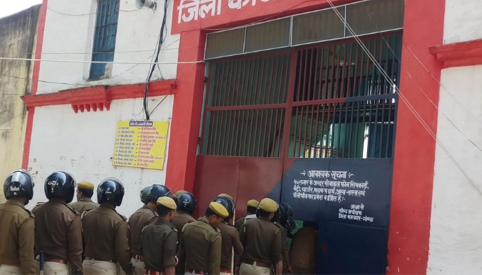 Gonda: 24 घंटे पहले जेल भेजे गए जमीन घोटाला आरोपी की मौत, परिवार ने कहा- पुलिस ने पीटकर मार डाला