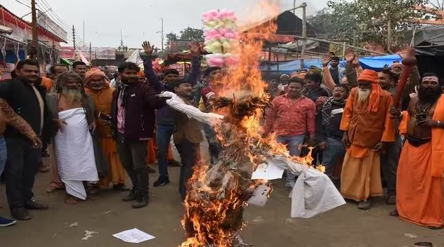 Ramcharitmanas Controversy: स्वामी प्रसाद मौर्य के खिलाफ अयोध्या में साधु-संतों का बड़ा मार्च, की ये मांग