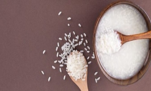 Rice Hair Care: सिर से करें डैंड्रफ की छुट्टी, कंडीश्नर का काम करेगा चावल का पानी,  जानिए शानदार हेयर टॉनिक