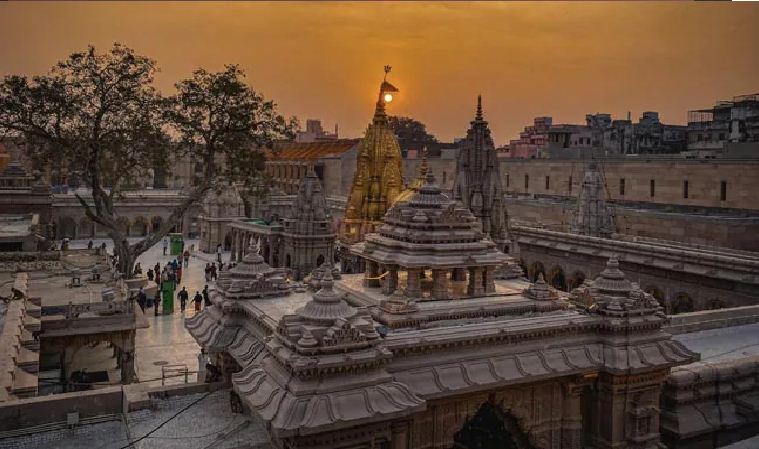 Varanasi News: काशी विश्वनाथ धाम में स्पर्श दर्शन पर लगेगा शुल्क? क्या है मंदिर प्रशासन की तैयारी ?