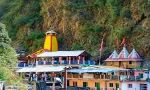 Yamunotri Dham: पार्किंग खोल रही प्रशासन की पोल, बारिश होते ही पार्किंग कीचड़ में तब्दील