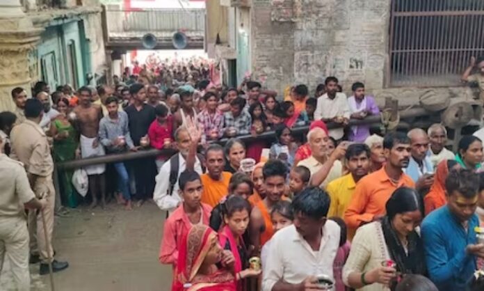Ayodhya News: सावन के आखिरी सोमवार को रामनगरी में उमड़ा आस्था का सैलाब....