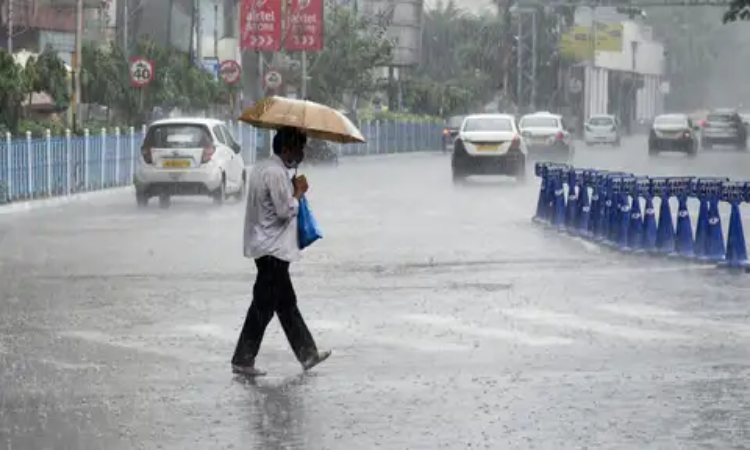 Uttarakhand Weather: उत्तराखंड में भारी बारिश का येलो अलर्ट, जानें प्रदेश में कब तक बिगड़ा रहेगा मौसम का मिजाज