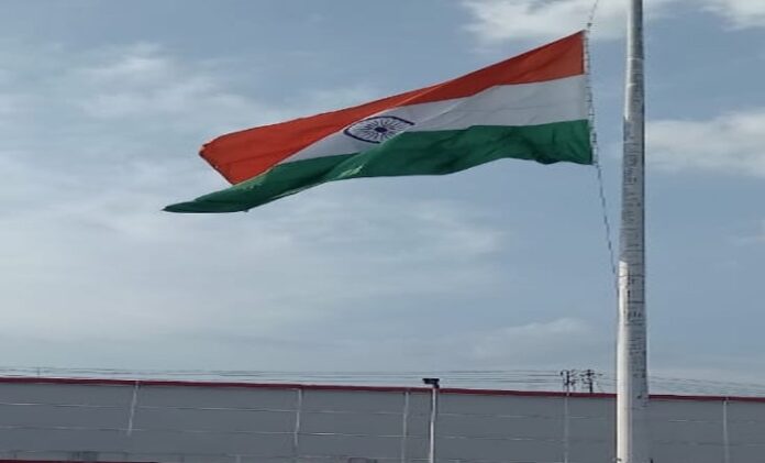 Gorakhpur News: हर घर तिरंगा पहुंचायेगा डाक विभाग, 5 लाख झंडे का टारगेट....