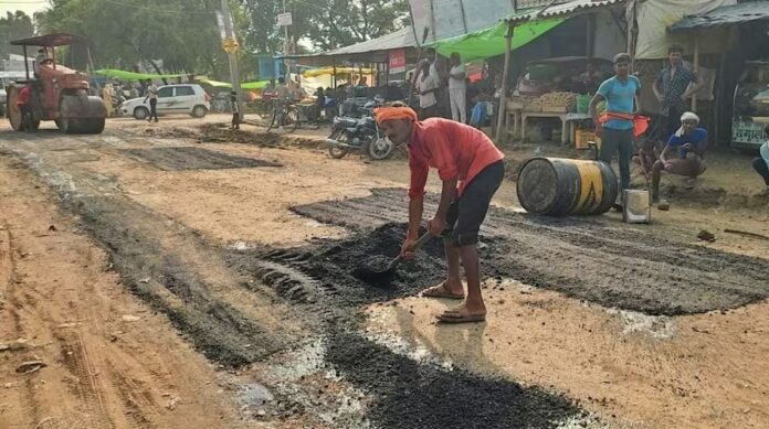 Barabanki News : निर्देश के बाद भी नहीं बनाई रोड, दूसरी बार हिचकोले खाने को मजबूर हुए मंत्री जितिन प्रसाद
