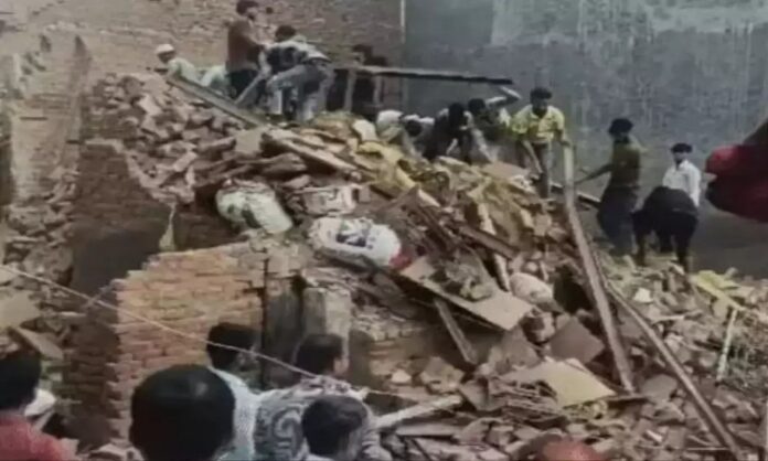 Ghaziabad News: लोनी में दो मंजिला मकान गिरने से युवती की हुई मौत