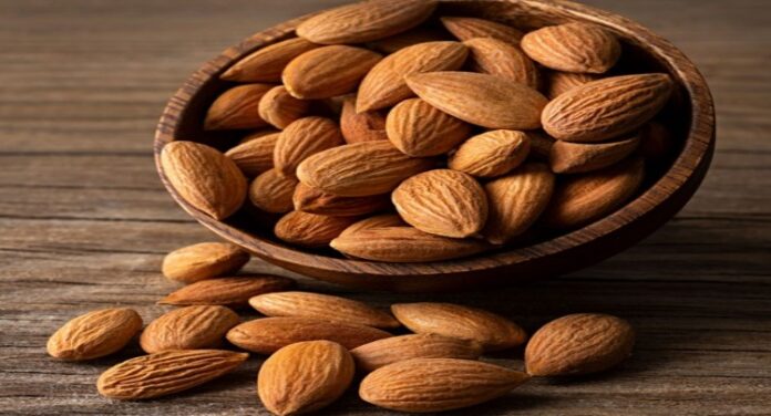 Benefits Of Almonds: रोजाना पानी में भिगोये हुए 5 बादाम खाने के फायदे देखकर दंग रह जाएंगे.... 