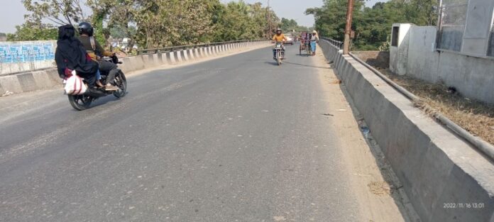 Azamgarh News : बेलइसा में दूसरे रेलवे ओवरब्रिज निर्माण का रास्ता प्रशस्त हो गया