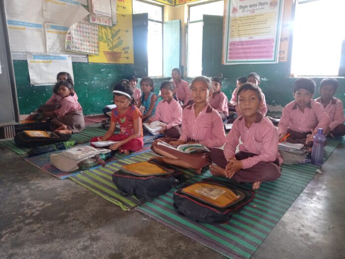 Ayodhya News : अयोध्या जनपद के शिक्षा क्षेत्र रुदौली में प्राथमिक विद्यालय कैथी माॅझा बना आठवाॅ अजूबा
