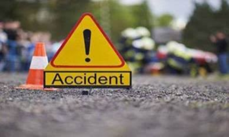 Roorkee Accident: दो बाइकों की भिड़ंत में तीन लोग हुए घायल, एक को हायर सेंटर किया गया रेफर