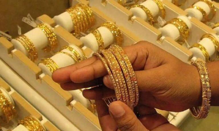 Gold-Silver Price Today: सोने-चांदी की कीमतों में आई भारी गिरावट, खरीदारी से पहले देखें क्या हैं आज के भाव