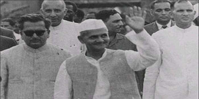 Lal Bahadur Shastri Jayanti 2023: आज भी क्यों रहस्य है शास्त्री जी की मौत, जयंती पर जानें जीवन से जुड़ी बातें