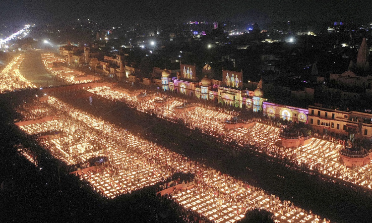 Ayodhya Deepotsav 2023: आज राम नगरी अयोध्या में दीपोत्सव, जलेंगे 25 लाख दीये, ऐसे जलावाएं अपने नाम का दिया