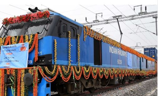 Dedicated Freight Corridor News : 1300 ट्रकों के बराबर एक बार में सामान पहुचाएंगी ये मालगाड़ी, जानिए क्या है खासियत