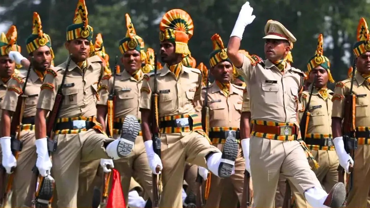 UP Police Bharti Exam Date : सामने आई यूपी पुलिस कांस्टेबल भर्ती परीक्षा की तारीख, ऐसे करे एडमिट कार्ड डाउनलोड