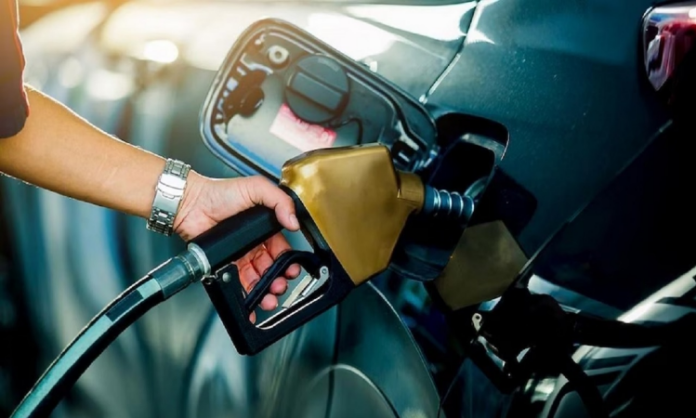 Petrol Diesel Prices: पेट्रोल और डीजल के कीमतों में हुआ बदलाव